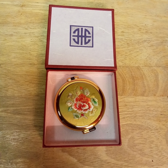 Vintage Other - Vintage Gold Plated Compact Mirror